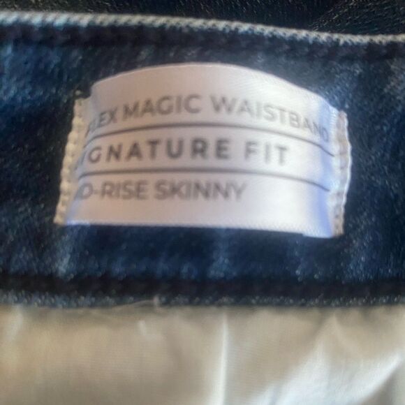 Lane Bryant 5 pocket Flex waistband Signature Fit Mid-rise skinny jeans, size 14 - Picture 5 of 5